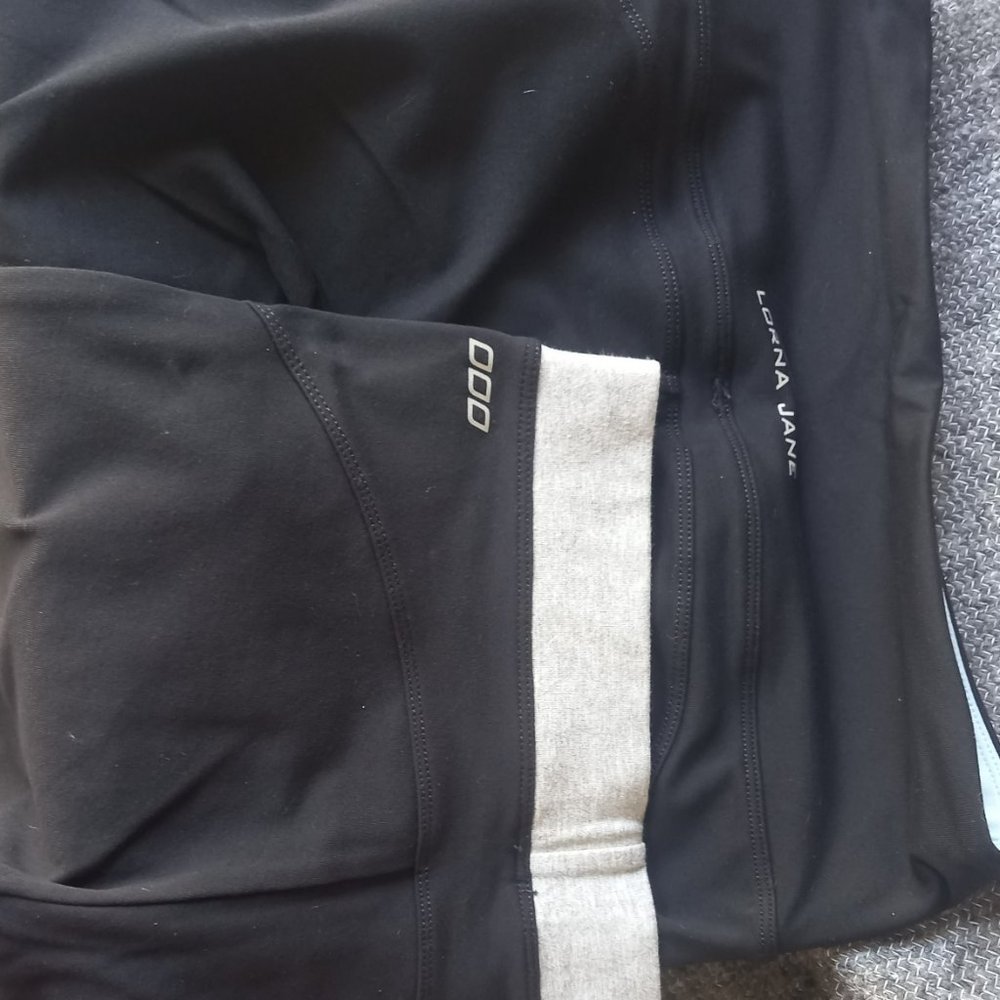 2 x Lorna Jane leggings activewear (Sz S) - Picture 3 of 3